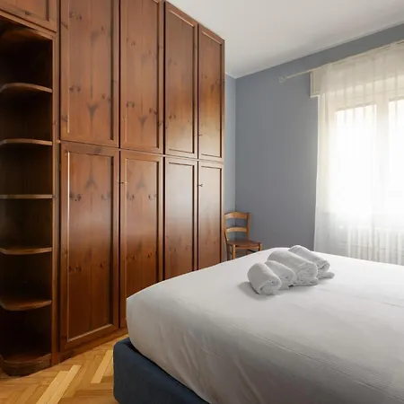 Guesthost - Unimi & Politecnico Roomy With Balcony Milano
