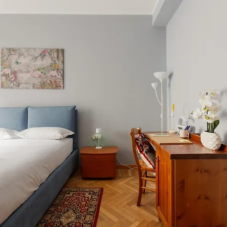 Apartment Guesthost - Unimi & Politecnico Roomy With Balcony *
