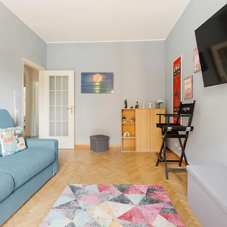 Appartamento Guesthost - Unimi & Politecnico Roomy With Balcony
