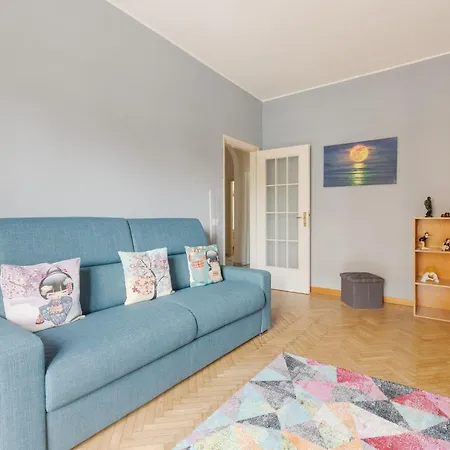 Appartamento Guesthost - Unimi & Politecnico Roomy With Balcony